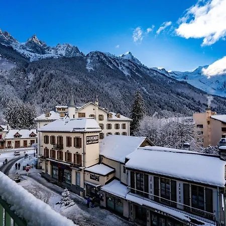 Hyper With Rooftop *